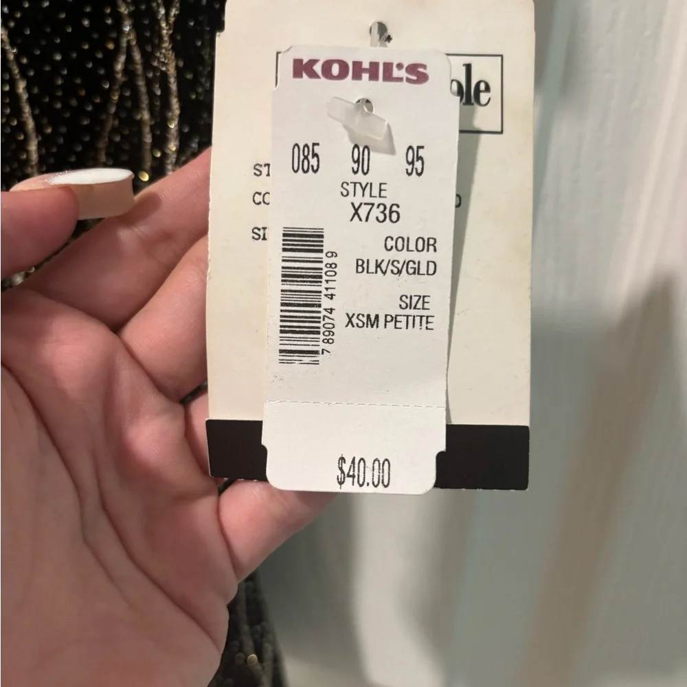 Ronni Nicole Black and Silver Graphic Crop Blouse - Picture 4 of 4